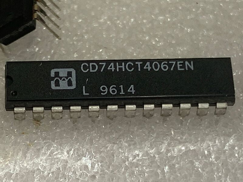 74HCT4067EN