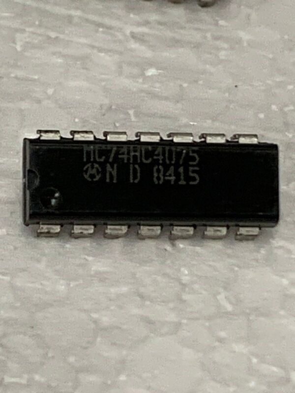 74HC4075