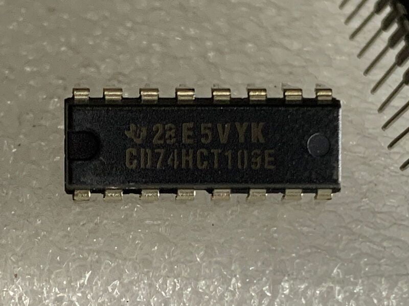 74HCT109E