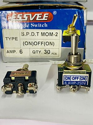 TOGGLE SWITCH SPDT MOM-2